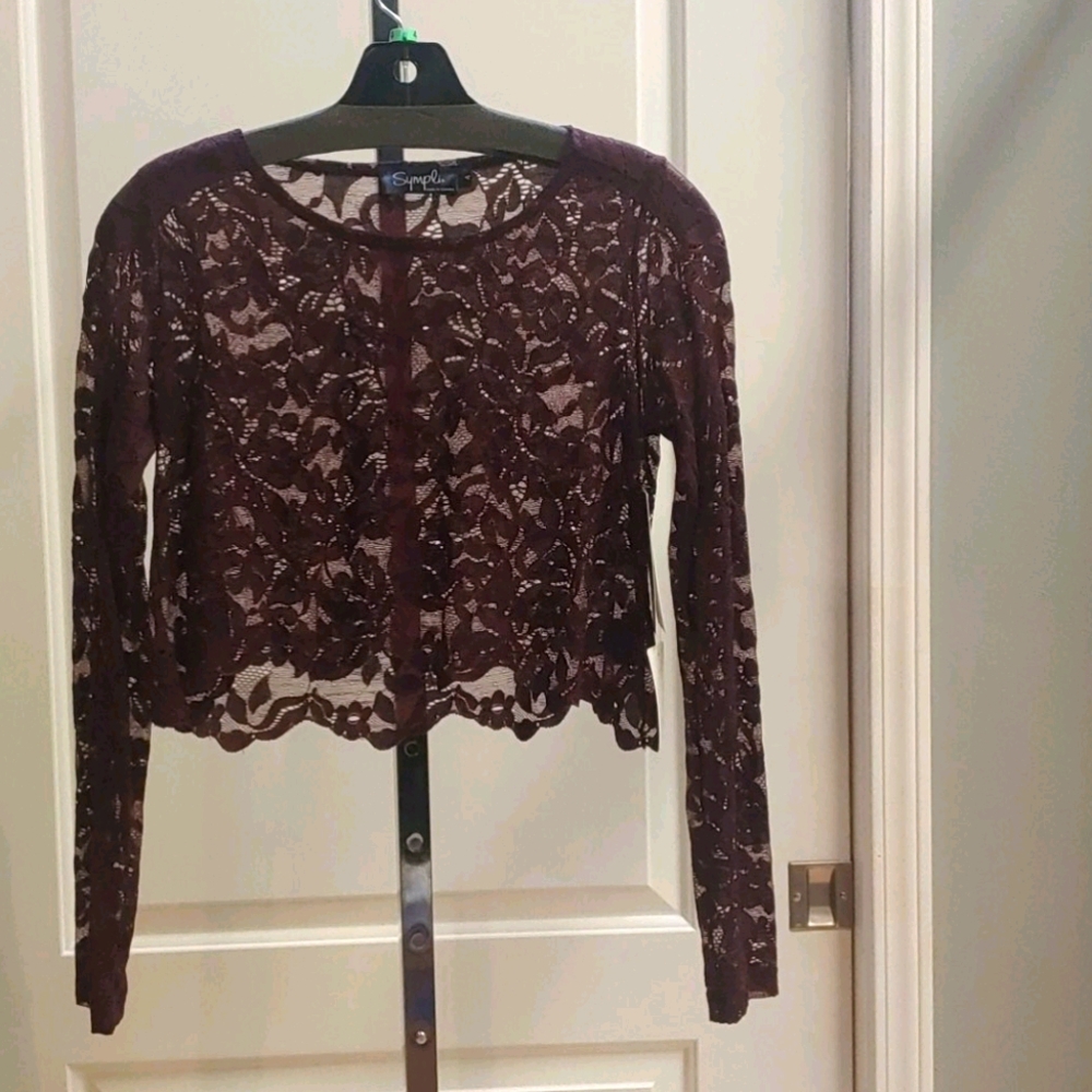 Sympli shorty top